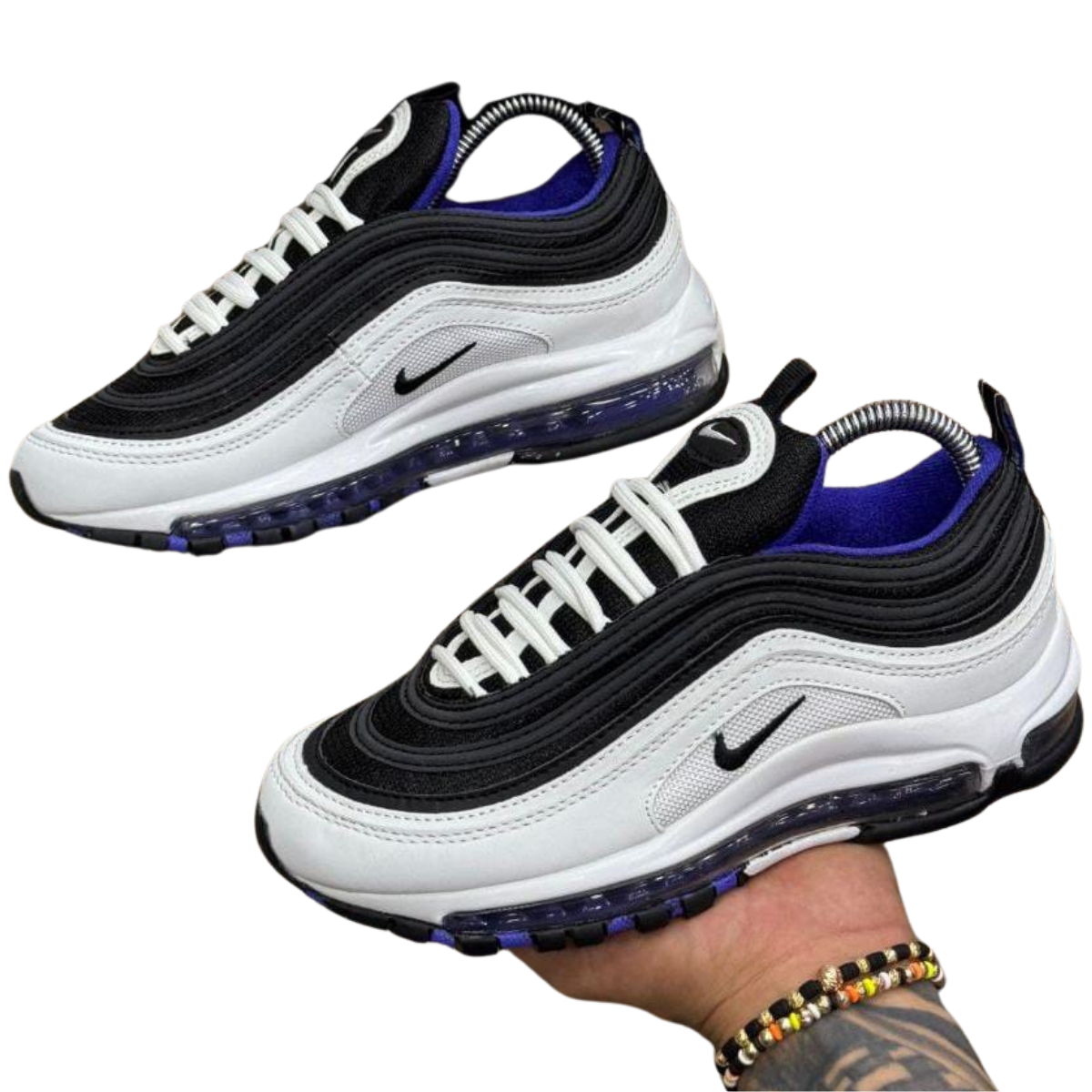 NIKE AIR MAX DN MUJER: Comodidad y Estilo en Cada Paso Las NIKE AIR MAX DN MUJER son el calzado perfecto para quienes buscan una combinación de estilo moderno y comodidad inigualable. Estas zapatillas no solo son un ícono de la moda, sino que también ofrecen el soporte y la amortiguación que necesitas para tu día a día. Si estás pensando en comprar un par de NIKE AIR MAX DN MUJER, estás en el lugar correcto.  ¿Por Qué Elegir NIKE AIR MAX DN MUJER? Las NIKE AIR MAX DN MUJER son reconocidas por su diseño innovador y su capacidad para brindar comodidad durante todo el día. Ya sea que las necesites para un día de compras o una salida casual, estas zapatillas se adaptan perfectamente a cualquier situación.  Características Destacadas Tecnología Air Max: La famosa cámara de aire de Nike Air proporciona una amortiguación superior que reduce el impacto en cada paso.  Diseño Versátil: Disponibles en varios colores, las Nike Air Max mujer ofrecen opciones para todos los gustos, desde tonos neutros hasta colores más atrevidos.  Durabilidad: Fabricadas con materiales de alta calidad, estas zapatillas están diseñadas para durar, incluso con uso frecuente.  Variedad de Colores y Estilos En Onlineshoppingcenterg, ofrecemos las NIKE AIR MAX DN MUJER en una amplia gama de colores y estilos para que encuentres el par que mejor se adapte a tu personalidad.